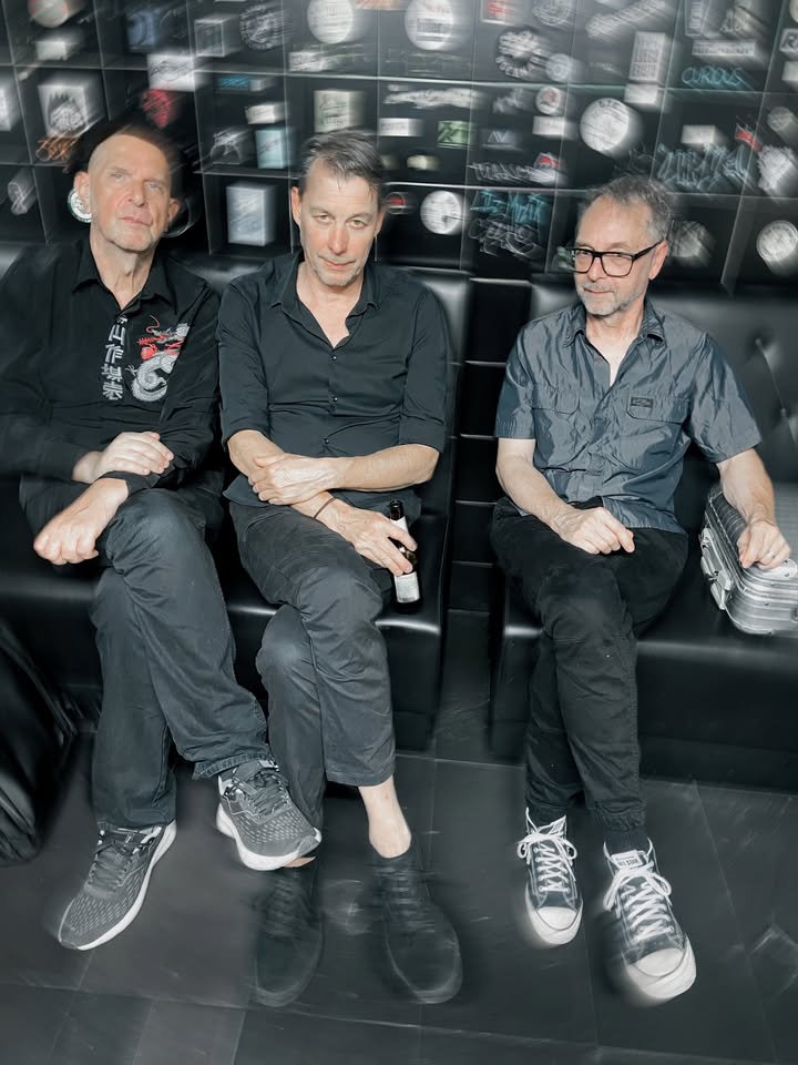 Escape with Romeo + Support: RUEBI - Hamburg / Hafenklang